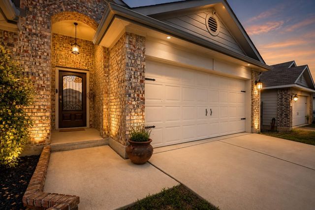 101 Democracy CT, Liberty Hill, TX 78642