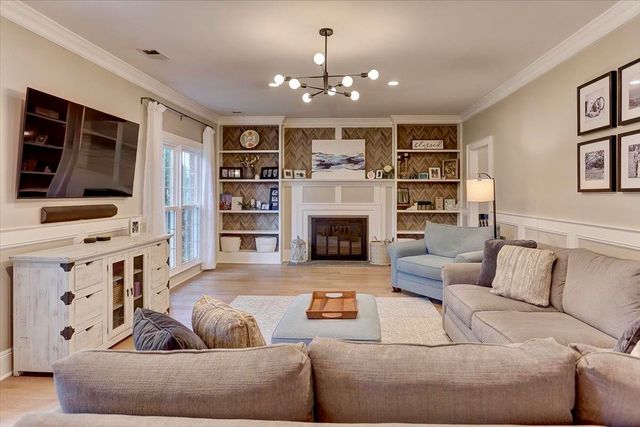 2178 E GLENALDEN DR, Germantown, TN 38139