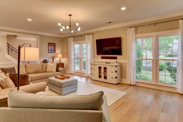 2178 E GLENALDEN DR, Germantown, TN 38139