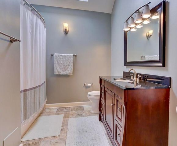 2178 E GLENALDEN DR, Germantown, TN 38139