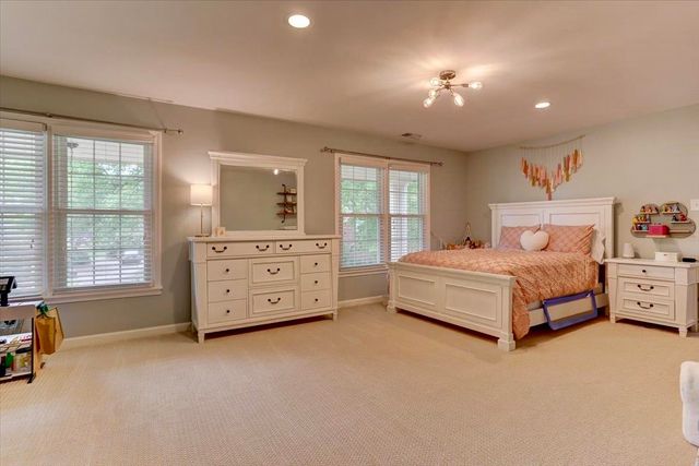 2178 E GLENALDEN DR, Germantown, TN 38139