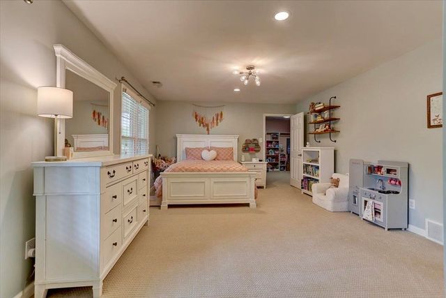 2178 E GLENALDEN DR, Germantown, TN 38139