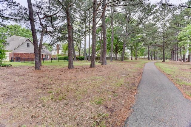 2178 E GLENALDEN DR, Germantown, TN 38139