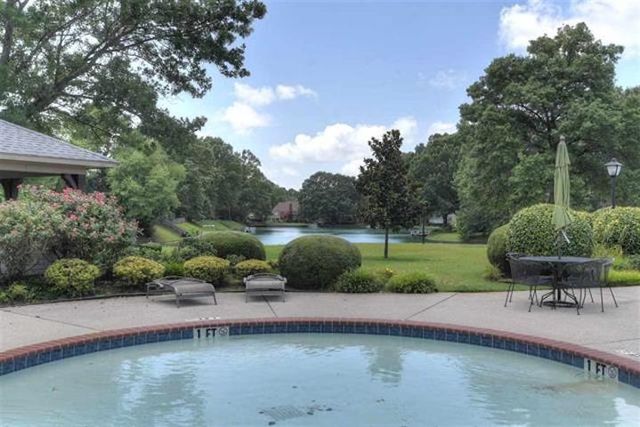 2178 E GLENALDEN DR, Germantown, TN 38139