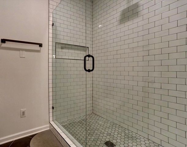 2178 E GLENALDEN DR, Germantown, TN 38139