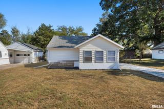 22 RIVER Drive, North Pekin, IL 61554