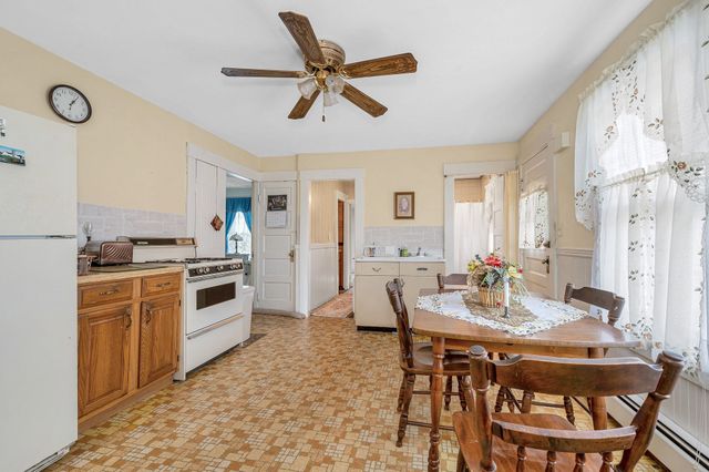 66 Seventh Ave, Lowell, MA 01854
