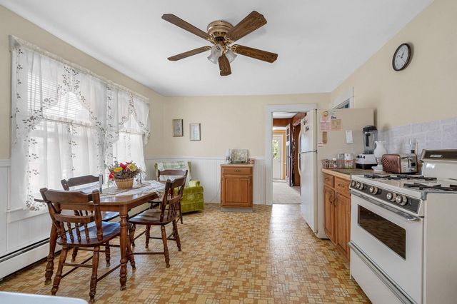 66 Seventh Ave, Lowell, MA 01854