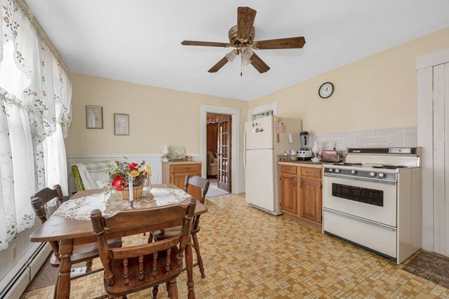 66 Seventh Ave, Lowell, MA 01854