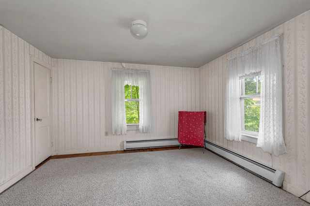 66 Seventh Ave, Lowell, MA 01854