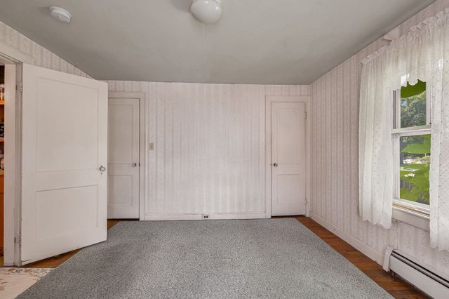 66 Seventh Ave, Lowell, MA 01854