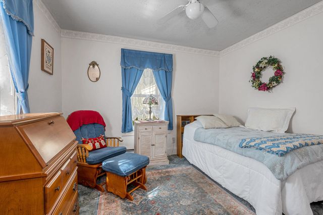 66 Seventh Ave, Lowell, MA 01854