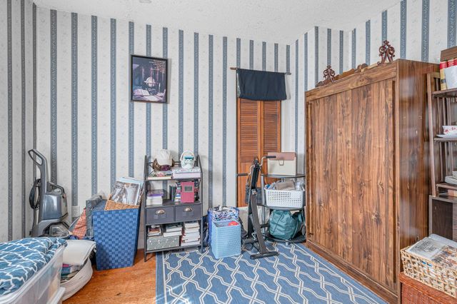 66 Seventh Ave, Lowell, MA 01854