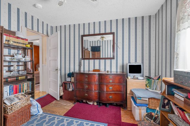 66 Seventh Ave, Lowell, MA 01854
