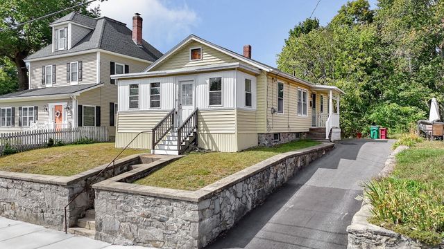 66 Seventh Ave, Lowell, MA 01854