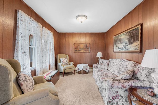 66 Seventh Ave, Lowell, MA 01854