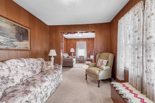 66 Seventh Ave, Lowell, MA 01854