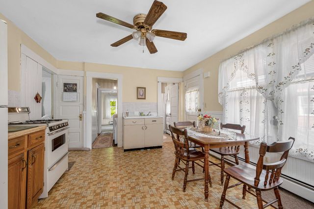 66 Seventh Ave, Lowell, MA 01854
