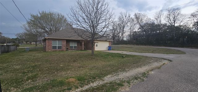 400 Bent Creek Dr, Grand Saline, TX 75140