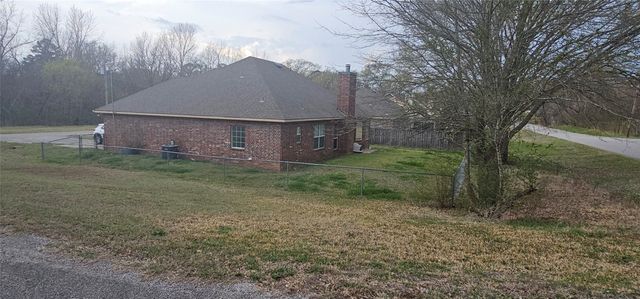 400 Bent Creek Dr, Grand Saline, TX 75140