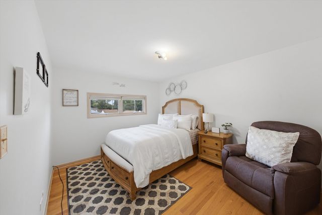 10623 WINDSOR Drive, Westchester, IL 60154