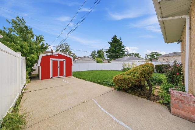 10623 WINDSOR Drive, Westchester, IL 60154