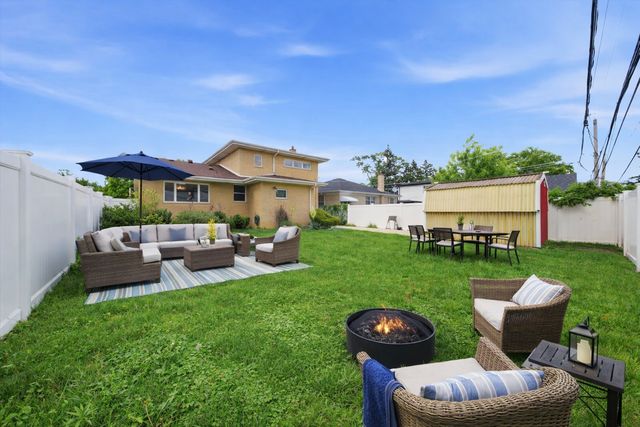 10623 WINDSOR Drive, Westchester, IL 60154