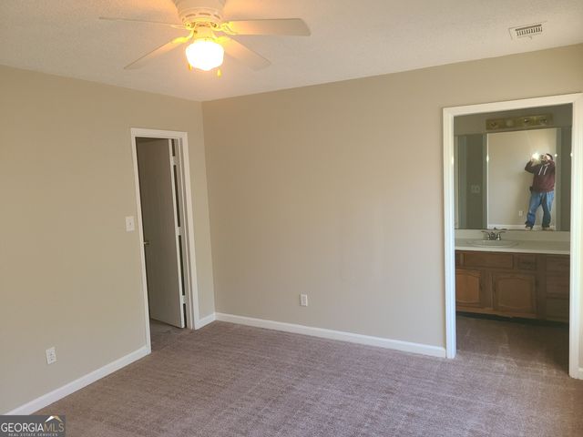 8010 Woodlake Drive, Riverdale, GA 30274