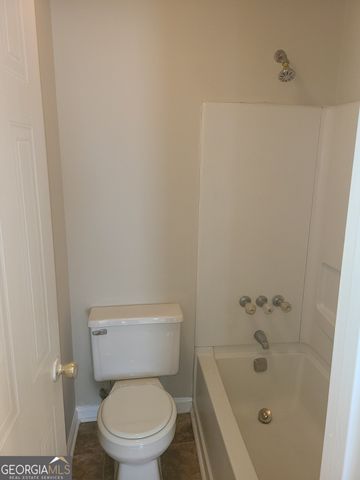 8010 Woodlake Drive, Riverdale, GA 30274