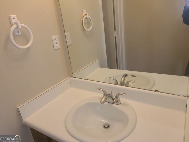 8010 Woodlake Drive, Riverdale, GA 30274