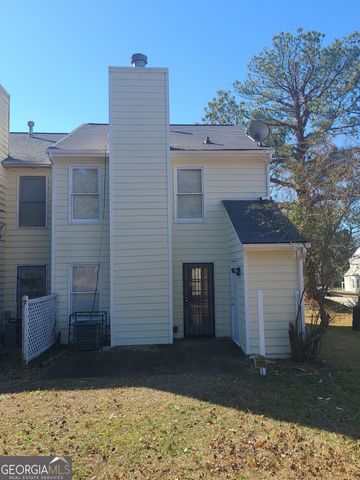 8010 Woodlake Drive, Riverdale, GA 30274