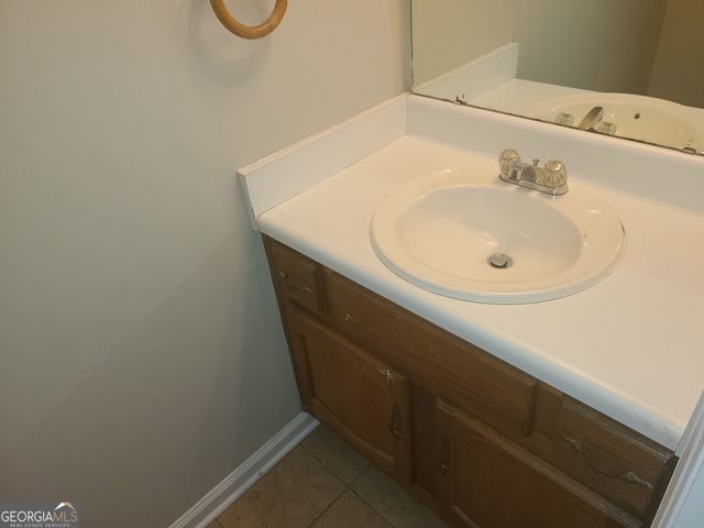 8010 Woodlake Drive, Riverdale, GA 30274