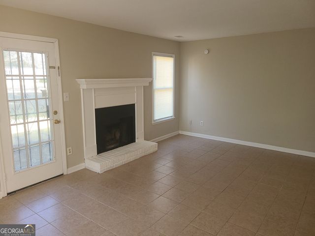 8010 Woodlake Drive, Riverdale, GA 30274
