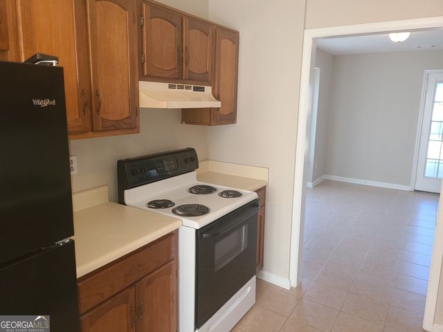 8010 Woodlake Drive, Riverdale, GA 30274