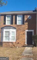8010 Woodlake Drive, Riverdale, GA 30274