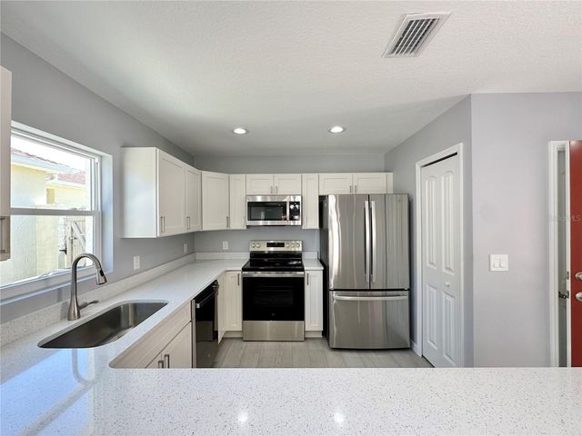 1336 LAJOLLA CIRCLE, Lady Lake, FL 32159