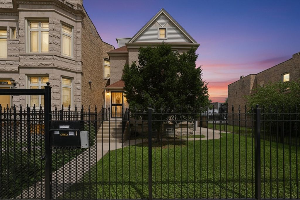 6735 S Eberhart Avenue, Chicago, IL 60637