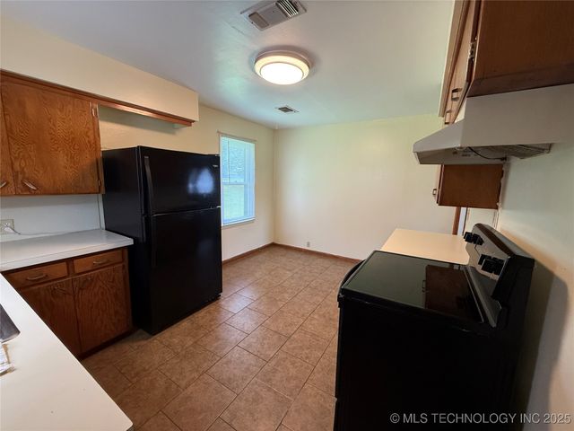 911 E Polk Avenue, Mcalester, OK 74501