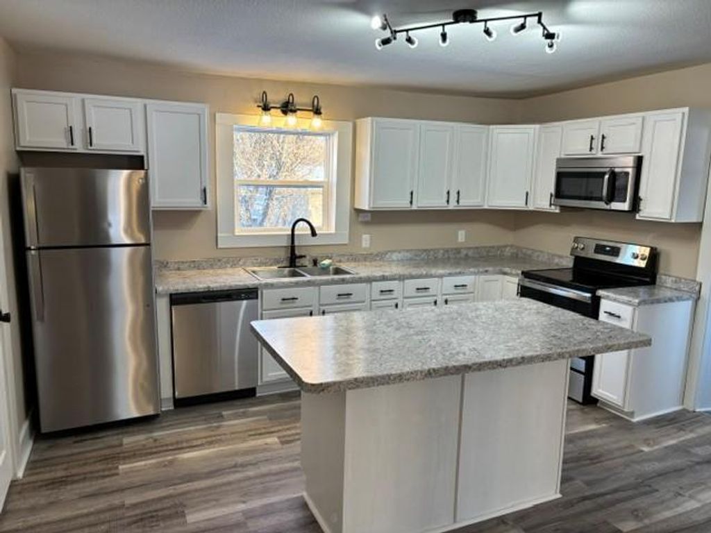 517 7th Street E, Hastings, MN 55033 — photo 2