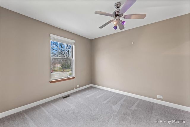 1633 Pebble Beach Circle, Elgin, IL 60123