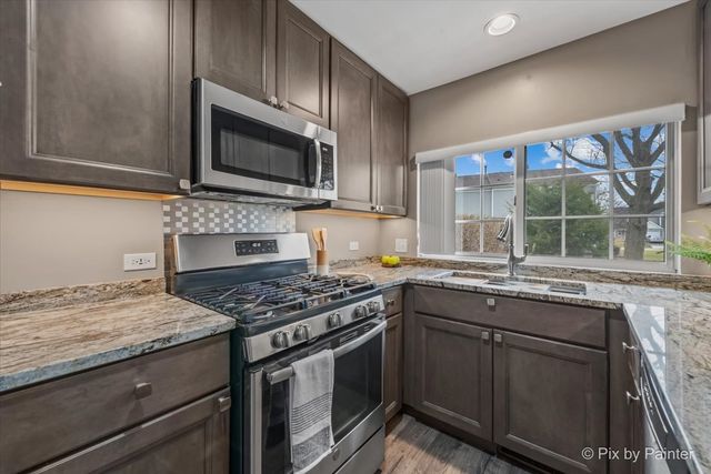 1633 Pebble Beach Circle, Elgin, IL 60123