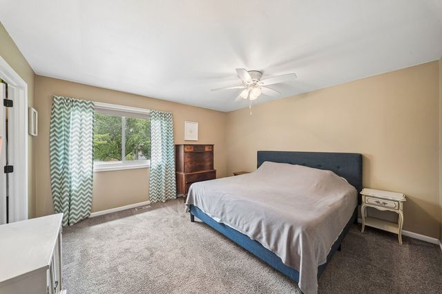 1160 Bramble Avenue, Bolingbrook, IL 60490