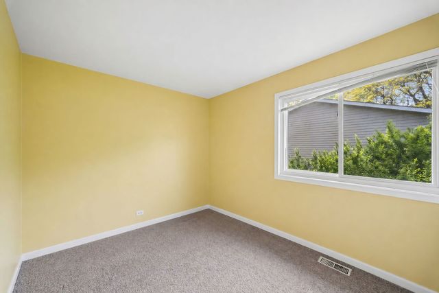 1160 Bramble Avenue, Bolingbrook, IL 60490