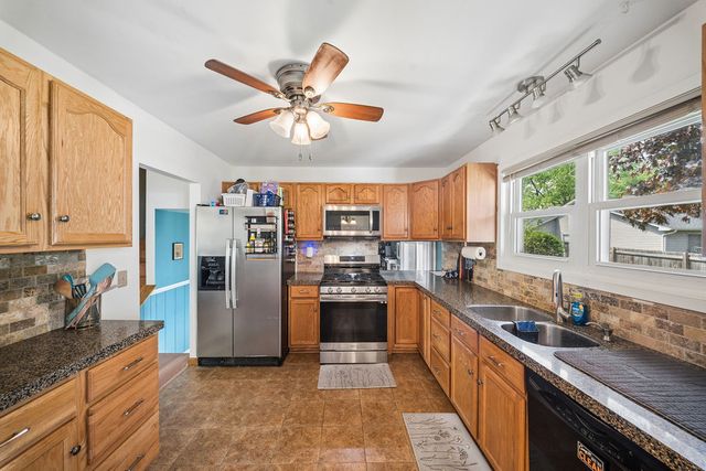 1160 Bramble Avenue, Bolingbrook, IL 60490