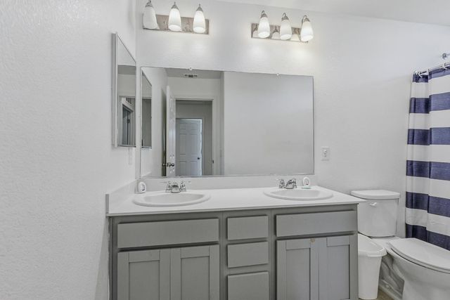 8025 Hughes Ct, Citrus Heights, CA 95610