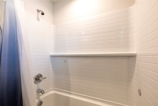 1425 Glade Meadows Drive, Burleson, TX 76058