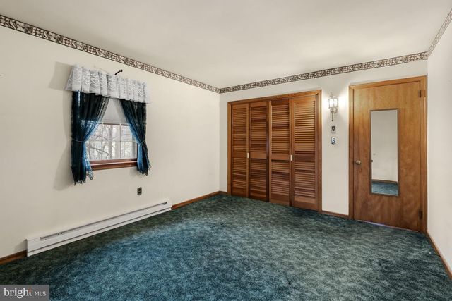 1419 FRITZTOWN RD, Reinholds, PA 17569