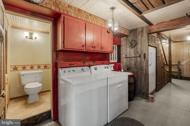 1419 FRITZTOWN RD, Reinholds, PA 17569