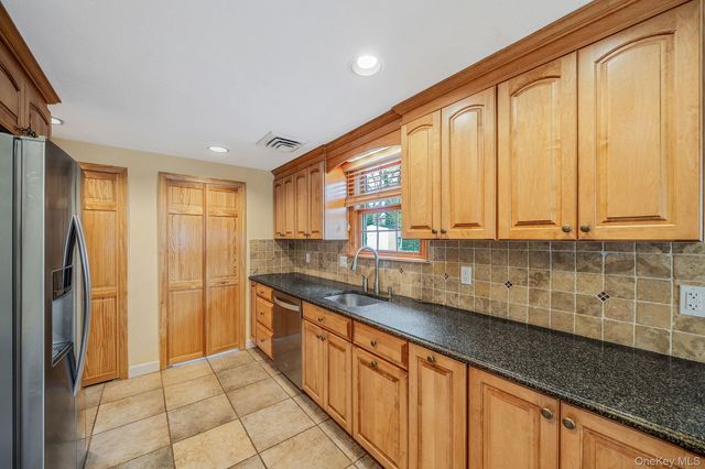 151 Wedgewood Drive, Hauppauge, NY 11788
