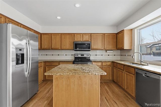 45677 Radnor Road, Canton, MI 48187